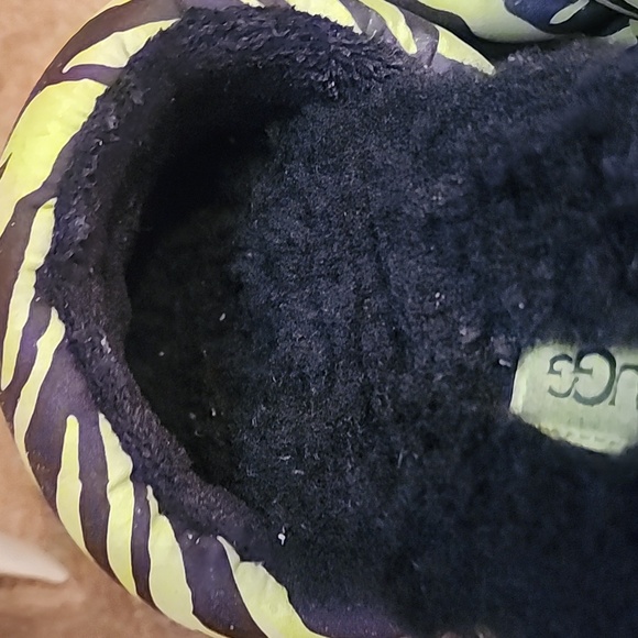 UGG Maxi SlideTiger Print Platform Sandals - Picture 9 of 14